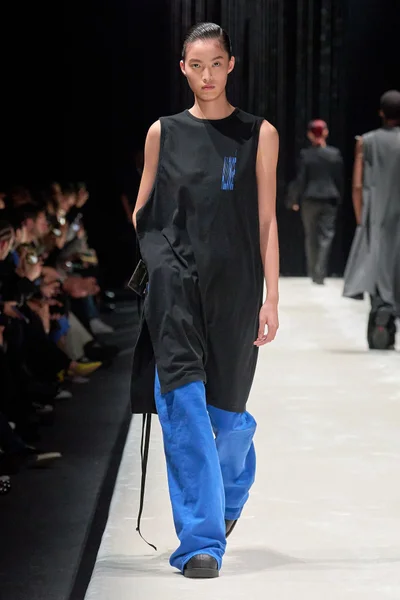 Look 28